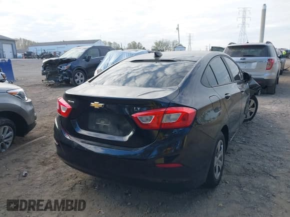 ✅ 2016 Chevrolet Cruze LS • VIN: 1G1BC5SM9G7282274 • Lot: 43467673. Wystawiony na IAAI z przebiegiem 123 315 mil. Bezpłatny archiwum sprzedaży aukcyjnych z USA i szczegółowy raport historii pojazdu na DreamBid. Zdjęcie 4.