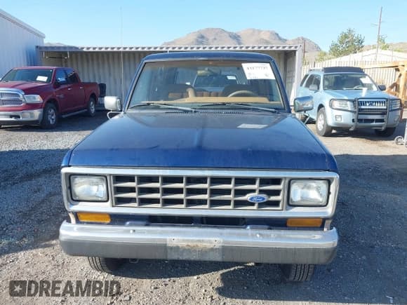 ✅ 1987 Ford Bronco • VIN: 1FMCU14T6HUB39707 • Lot: 43177737. Wystawiony na IAAI z przebiegiem 16 444 mil. Bezpłatny archiwum sprzedaży aukcyjnych z USA i szczegółowy raport historii pojazdu na DreamBid. Zdjęcie 6.