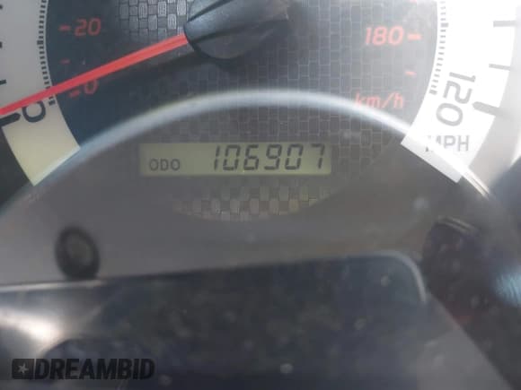 ✅ 2015 Toyota Tacoma PreRunner • VIN: 5TFJU4GN7FX090426 • Lot: 43520197. Wystawiony na IAAI z przebiegiem 106 907 mil. Bezpłatny archiwum sprzedaży aukcyjnych z USA i szczegółowy raport historii pojazdu na DreamBid. Zdjęcie 16.