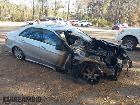 ✅ 2011 Mercedes-Benz E 350 Luxury • VIN: WDDHF8HB5BA443835 • Lot: 43676290. Listed on IAAI with Not provided. Free auction sales archive from the USA and detailed vehicle history report at DreamBid. Image 1.