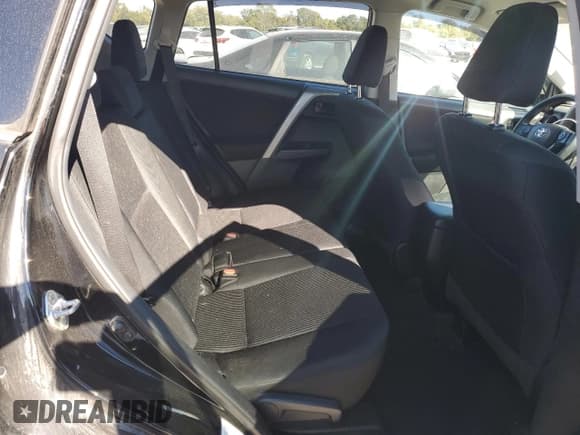 ✅ 2018 Toyota RAV4 LE • VIN: 2T3BFREV7JW755191 • Лот: 89617425. Опубликован ранее на Copart с пробегом 115 896 миль. Бесплатный доступ к архиву аукционных продаж из США и подробный отчёт об истории автомобиля на DreamBid. Изображение 10.