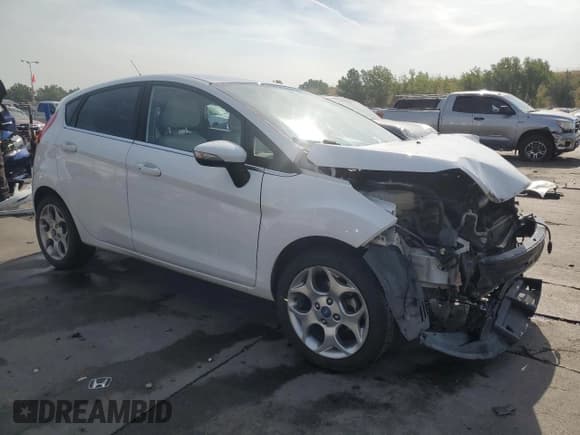 ✅ 2013 Ford Fiesta Titanium • VIN: 3FADP4FJ6DM150112 • Lot: 68310475. Wystawiony na Copart z przebiegiem 122 926 mil. Bezpłatny archiwum sprzedaży aukcyjnych z USA i szczegółowy raport historii pojazdu na DreamBid. Zdjęcie 4.