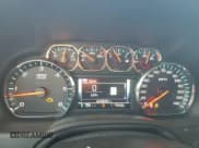 ✅ 2017 Chevrolet Suburban Premier • VIN: 1GNSCJKC3HR124937 • Lot: 73439714. Wystawiony na Copart z przebiegiem 243 522 mil. Bezpłatny archiwum sprzedaży aukcyjnych z USA i szczegółowy raport historii pojazdu na DreamBid. Zdjęcie 9.