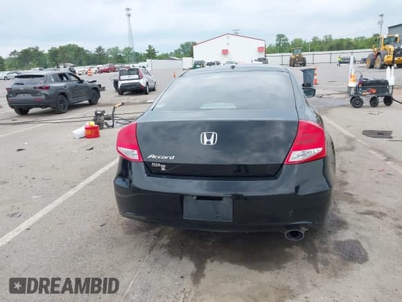 ✅ 2012 Honda Accord EX-L • VIN: 1HGCS1B84CA009395 • Lot: 42416314. Listed on IAAI with 204,735 mi. Free auction sales archive from the USA and detailed vehicle history report at DreamBid. Image 16.