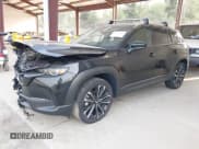 ✅ 2025 Mazda CX-50 S Premium Plus • VIN: 7MMVABEM6SN332783 • Lot: 43139834. Wystawiony na IAAI z przebiegiem 6 667 mil. Bezpłatny archiwum sprzedaży aukcyjnych z USA i szczegółowy raport historii pojazdu na DreamBid. Zdjęcie 2.