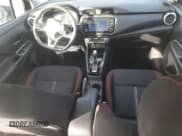 ✅ 2023 Nissan Versa SR • VIN: 3N1CN8FV7PL810063 • Lot: 89901275. Wystawiony na Copart z przebiegiem 18 693 mil. Bezpłatny archiwum sprzedaży aukcyjnych z USA i szczegółowy raport historii pojazdu na DreamBid. Zdjęcie 8.