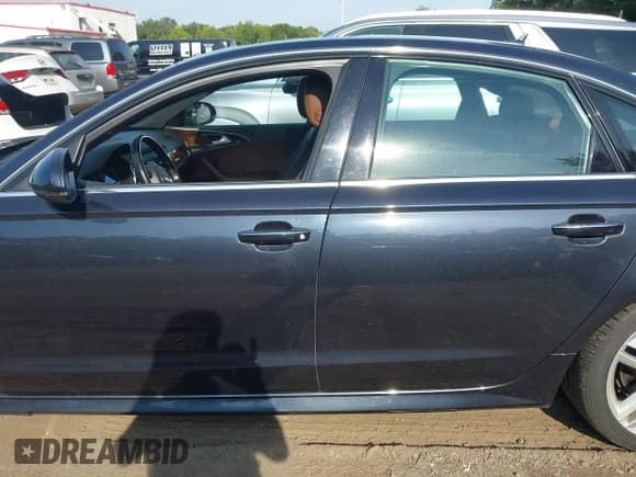 ✅ 2017 Audi A6 Premium • VIN: WAUF8AFC1HN077059 • Lot: 42982259. Wystawiony na IAAI z przebiegiem 135 519 mil. Bezpłatny archiwum sprzedaży aukcyjnych z USA i szczegółowy raport historii pojazdu na DreamBid. Zdjęcie 14.