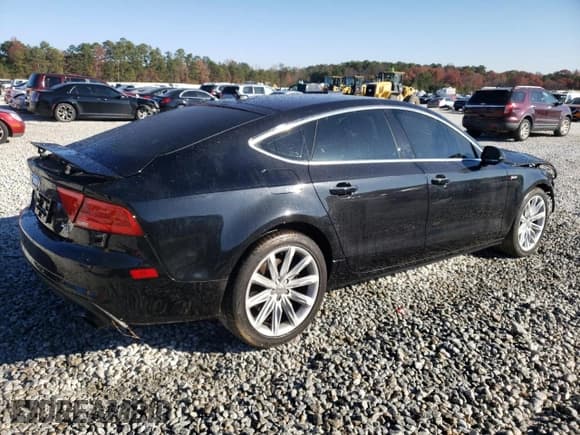✅ 2013 Audi A7 Premium Plus • VIN: WAUYGAFC2DN006636 • Lot: 82774834. Listed on Copart with 171,371 mi. Free auction sales archive from the USA and detailed vehicle history report at DreamBid. Image 3.