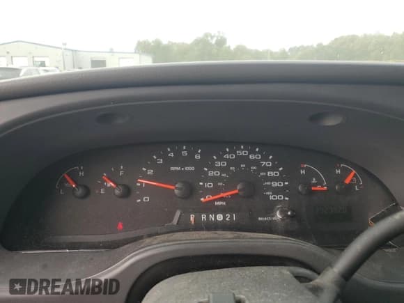 ✅ 2008 Ford Econoline Cargo Commercial • VIN: 1FTNE24W58DA07631 • Лот: 85516695. Опубликован ранее на Copart с пробегом 292 392 миль. Бесплатный доступ к архиву аукционных продаж из США и подробный отчёт об истории автомобиля на DreamBid. Изображение 9.