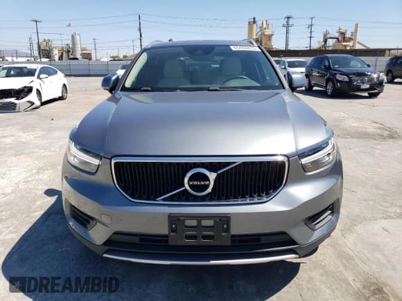 ✅ 2019 Volvo XC40 Momentum • VIN: YV4162UK7K2046746 • Lot: 65488873. Listed on Copart with 28,100 mi. Free auction sales archive from the USA and detailed vehicle history report at DreamBid. Image 5.