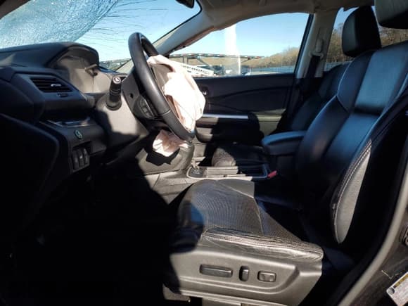 ✅ 2015 Honda CR-V Touring • VIN: 5J6RM4H98FL079134 • Lot: 93013195. Listed on Copart with 112,486 mi. Free auction sales archive from the USA and detailed vehicle history report at DreamBid. Image 7.