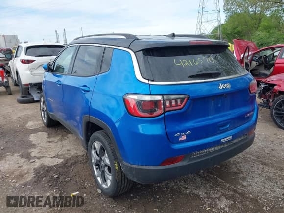 ✅ 2019 Jeep Compass Limited • VIN: 3C4NJDCBXKT647860 • Lot: 42165719. Listed on IAAI with 82,860 mi. Free auction sales archive from the USA and detailed vehicle history report at DreamBid. Image 3.