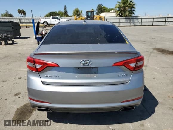 ✅ 2017 Hyundai Sonata Sport • VIN: 5NPE34AF4HH455813 • Lot: 72094925. Listed on Copart with 122,981 mi. Free auction sales archive from the USA and detailed vehicle history report at DreamBid. Image 6.