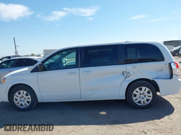 ✅ 2018 Dodge Grand Caravan SE • VIN: 2C4RDGBG1JR302936 • Lot: 42458503. Wystawiony na IAAI z przebiegiem 95 827 mil. Bezpłatny archiwum sprzedaży aukcyjnych z USA i szczegółowy raport historii pojazdu na DreamBid. Zdjęcie 14.