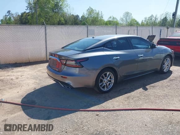✅ 2019 Nissan Maxima SL • VIN: 1N4AA6AV4KC377503 • Lot: 41979533. Wystawiony na IAAI z przebiegiem 84 544 mil. Bezpłatny archiwum sprzedaży aukcyjnych z USA i szczegółowy raport historii pojazdu na DreamBid. Zdjęcie 4.