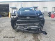 ✅ 2025 Toyota 4Runner SR5 • VIN: JTEVA5BR7S5000526 • Lot: 62748515. Wystawiony na Copart z przebiegiem 8 970 mil. Bezpłatny archiwum sprzedaży aukcyjnych z USA i szczegółowy raport historii pojazdu na DreamBid. Zdjęcie 5.