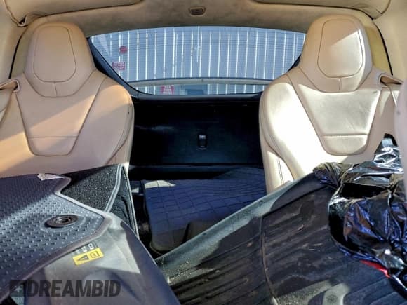 ✅ 2017 Tesla Model X P100D • VIN: 5YJXCBE44HF051687 • Lot: 94792735. Wystawiony na Copart z przebiegiem 131 314 mil. Bezpłatny archiwum sprzedaży aukcyjnych z USA i szczegółowy raport historii pojazdu na DreamBid. Zdjęcie 11.