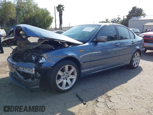 ✅ 2004 BMW 3 Series 325i • VIN: WBAEV33464KR28572 • Lot: 42106253. Listed on IAAI with 142,908 mi. Free auction sales archive from the USA and detailed vehicle history report at DreamBid. Image 17.