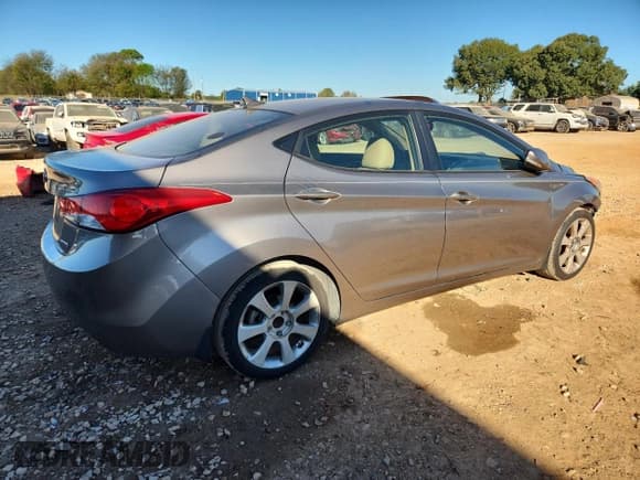 ✅ 2013 Hyundai Elantra Limited • VIN: 5NPDH4AE8DH175942 • Lot: 82327275. Listed on Copart with 257,925 mi. Free auction sales archive from the USA and detailed vehicle history report at DreamBid. Image 3.