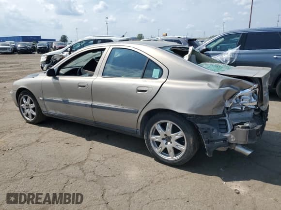 ✅ 2004 Volvo S60 • VIN: YV1RH59H542317976 • Лот: 65174294. Опубликован ранее на Copart с пробегом Не указан. Бесплатный доступ к архиву аукционных продаж из США и подробный отчёт об истории автомобиля на DreamBid. Изображение 2.