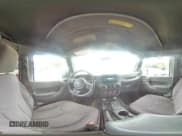 ✅ 2013 Jeep Wrangler Unlimited Sport • VIN: 1C4BJWDG8DL670299 • Lot: 83804925. Wystawiony na Copart z przebiegiem 104 418 mil. Bezpłatny archiwum sprzedaży aukcyjnych z USA i szczegółowy raport historii pojazdu na DreamBid. Zdjęcie 16.