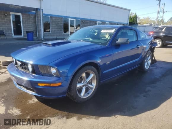 ✅ 2007 Ford Mustang GT Deluxe • VIN: 1ZVHT82H675250428 • Лот: 86069425. Опубликован ранее на Copart с пробегом 38 147 миль. Бесплатный доступ к архиву аукционных продаж из США и подробный отчёт об истории автомобиля на DreamBid. Изображение 1.