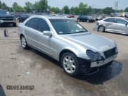 ✅ 2002 Mercedes-Benz C 230/260/280/320 • VIN: WDBRF61J92E004472 • Lot: 42144326. Wystawiony na IAAI z przebiegiem 125 847 mil. Bezpłatny archiwum sprzedaży aukcyjnych z USA i szczegółowy raport historii pojazdu na DreamBid. Zdjęcie 1.