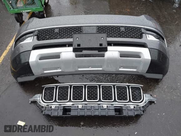 ✅ 2024 Jeep Wagoneer Series II • VIN: 1C4SJVBP9RS168735 • Lot: 43609207. Wystawiony na IAAI z przebiegiem 36 975 mil. Bezpłatny archiwum sprzedaży aukcyjnych z USA i szczegółowy raport historii pojazdu na DreamBid. Zdjęcie 12.