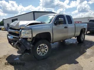 ✅ 2010 Chevrolet Silverado 2500HD Work Truck • VIN: 1GC5KVBG6AZ211823 • Лот: 62862985. Опубликован ранее на Copart с пробегом 224 371 миль. Бесплатный доступ к архиву аукционных продаж из США и подробный отчёт об истории автомобиля на DreamBid. Изображение 1.