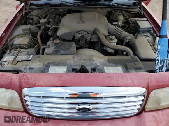 ✅ 2000 Ford Crown Victoria LX • VIN: 2FAFP74W4YX100974 • Lot: 71901865. Wystawiony na Copart z przebiegiem 154 745 mil. Bezpłatny archiwum sprzedaży aukcyjnych z USA i szczegółowy raport historii pojazdu na DreamBid. Zdjęcie 11.