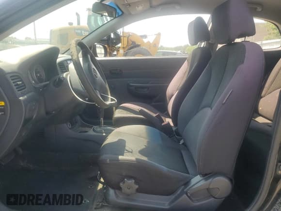 ✅ 2010 Hyundai Accent GS • VIN: KMHCM3AC5AU153460 • Лот: 61960235. Опубликован ранее на Copart с пробегом Не указан. Бесплатный доступ к архиву аукционных продаж из США и подробный отчёт об истории автомобиля на DreamBid. Изображение 7.