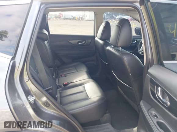 ✅ 2016 Nissan Rogue SL • VIN: 5N1AT2MV7GC823400 • Lot: 42989250. Wystawiony na IAAI z przebiegiem 121 224 mil. Bezpłatny archiwum sprzedaży aukcyjnych z USA i szczegółowy raport historii pojazdu na DreamBid. Zdjęcie 8.