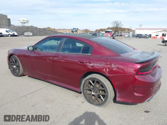 ✅ 2018 Dodge Charger R/T • VIN: 2C3CDXCT9JH331547 • Lot: 43620093. Wystawiony na IAAI z przebiegiem 50 599 mil. Bezpłatny archiwum sprzedaży aukcyjnych z USA i szczegółowy raport historii pojazdu na DreamBid. Zdjęcie 6.