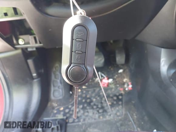 ✅ 2014 FIAT 500L Easy • VIN: ZFBCFABH2EZ024133 • Lot: 43189348. Listed on IAAI with 137,737 mi. Free auction sales archive from the USA and detailed vehicle history report at DreamBid. Image 11.