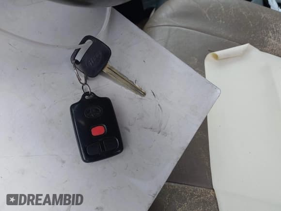 ✅ 1998 Toyota Sienna LE • VIN: 4T3ZF13C4WU047568 • Лот: 42062449. Опубликован ранее на IAAI с пробегом 130 019 миль. Бесплатный доступ к архиву аукционных продаж из США и подробный отчёт об истории автомобиля на DreamBid. Изображение 11.