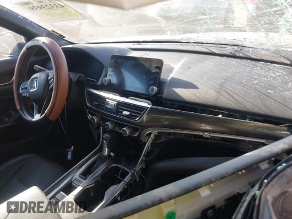 ✅ 2018 Honda Accord Sport • VIN: 1HGCV1F33JA105330 • Lot: 43323939. Wystawiony na IAAI z przebiegiem 64 996 mil. Bezpłatny archiwum sprzedaży aukcyjnych z USA i szczegółowy raport historii pojazdu na DreamBid. Zdjęcie 5.