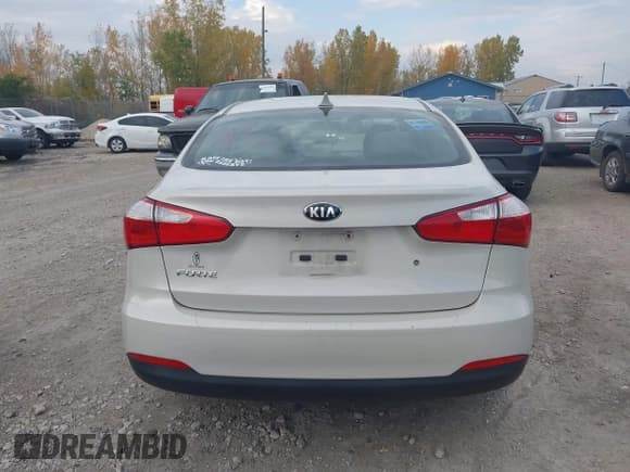 ✅ 2014 Kia Forte LX • VIN: KNAFK4A6XE5164345 • Лот: 43479447. Опубликован ранее на IAAI с пробегом 81 560 миль. Бесплатный доступ к архиву аукционных продаж из США и подробный отчёт об истории автомобиля на DreamBid. Изображение 17.