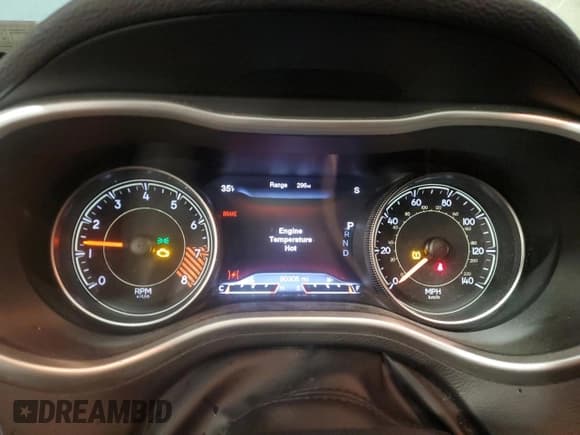 ✅ 2014 Jeep Cherokee Trailhawk • VIN: 1C4PJMBS8EW150380 • Lot: 92049015. Listed on Copart with 90,306 mi. Free auction sales archive from the USA and detailed vehicle history report at DreamBid. Image 9.