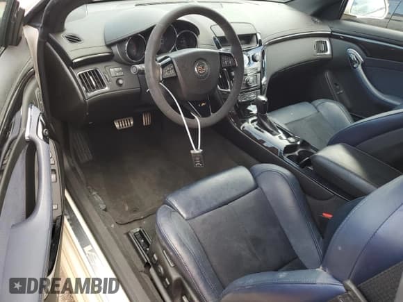 ✅ 2014 Cadillac CTS-V • VIN: 1G6DV1EP6E0123701 • Lot: 73948924. Wystawiony na Copart z przebiegiem Nie podano. Bezpłatny archiwum sprzedaży aukcyjnych z USA i szczegółowy raport historii pojazdu na DreamBid. Zdjęcie 8.