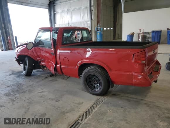 ✅ 1994 Chevrolet S-10 • VIN: 1GCCS14Z7R8156931 • Лот: 84514594. Опубликован ранее на Copart с пробегом 175 817 миль. Бесплатный доступ к архиву аукционных продаж из США и подробный отчёт об истории автомобиля на DreamBid. Изображение 2.