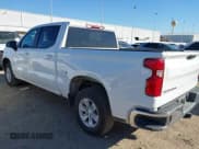 ✅ 2025 Chevrolet Silverado 1500 LT • VIN: 1GCPACED6SZ124233 • Lot: 43673994. Wystawiony na IAAI z przebiegiem 34 013 mil. Bezpłatny archiwum sprzedaży aukcyjnych z USA i szczegółowy raport historii pojazdu na DreamBid. Zdjęcie 3.