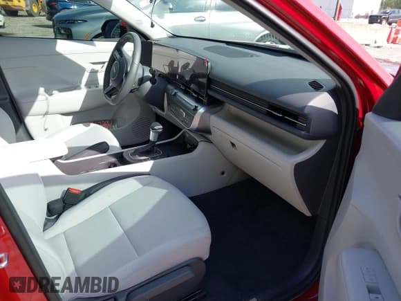 ✅ 2025 Hyundai Kona SEL • VIN: KM8HB3AB0SU315743 • Lot: 43362761. Listed on IAAI with 4,068 mi. Free auction sales archive from the USA and detailed vehicle history report at DreamBid. Image 5.