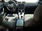 ✅ 2012 Volkswagen Passat S • VIN: 1VWAH7A34CC082507 • Лот: 65336205. Опубликован ранее на Copart с пробегом 152 624 миль. Бесплатный доступ к архиву аукционных продаж из США и подробный отчёт об истории автомобиля на DreamBid. Изображение 8.