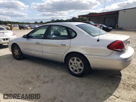 ✅ 2006 Ford Taurus SE • VIN: 1FAFP53UX6A188312 • Lot: 84936405. Listed on Copart with 108,859 mi. Free auction sales archive from the USA and detailed vehicle history report at DreamBid. Image 2.