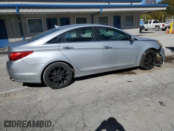 ✅ 2011 Hyundai Sonata SE • VIN: 5NPEC4AB3BH204771 • Lot: 89574965. Wystawiony na Copart z przebiegiem 242 773 mil. Bezpłatny archiwum sprzedaży aukcyjnych z USA i szczegółowy raport historii pojazdu na DreamBid. Zdjęcie 3.