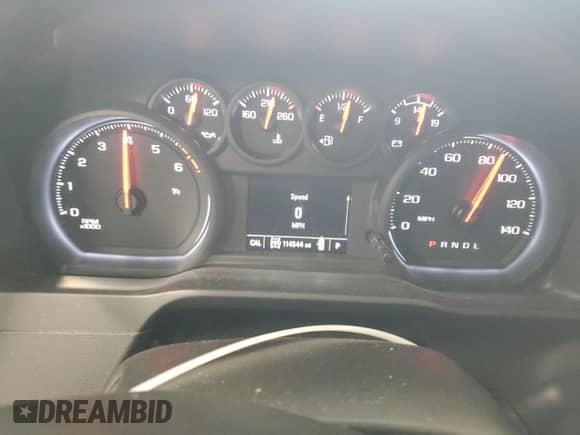 2020 Chevrolet Silverado 1500 Work Truck z VIN 1GCRYAEH1LZ349463, wystawiony jako Copart lot #56678985 z przebiegiem 114 544 mil mil oraz Czysty tytuł • Clean title. Historia ofert i sprzedaży dostępna na DreamBid. Obrazek 9.