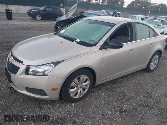 ✅ 2012 Chevrolet Cruze LS • VIN: 1G1PC5SH4C7143060 • Lot: 43389575. Wystawiony na IAAI z przebiegiem Nie podano mil. Skorzystaj z bezpłatnego archiwum sprzedaży aukcyjnych z USA i zobacz szczegółowy raport historii pojazdu na DreamBid. Zdjęcie 2.