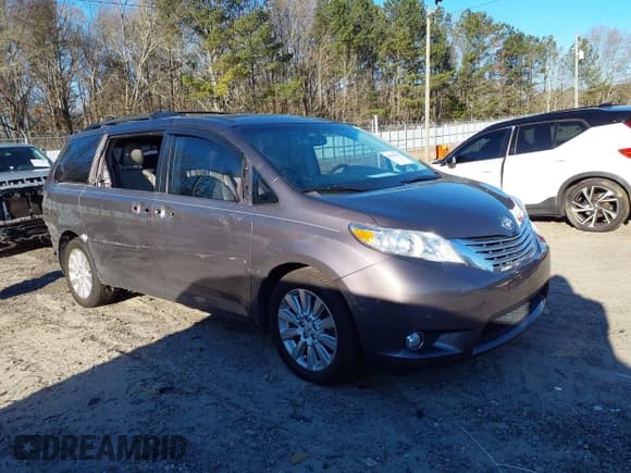 ✅ 2011 Toyota Sienna XLE • VIN: 5TDDK3DC8BS009739 • Лот: 41638710. Опубликован ранее на IAAI с пробегом 235 396 миль. Бесплатный доступ к архиву аукционных продаж из США и подробный отчёт об истории автомобиля на DreamBid. Изображение 1.