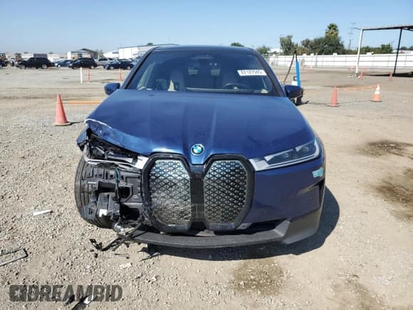 ✅ 2022 BMW iX xDrive50 • VIN: WB523CF05NCK62381 • Лот: 87127045. Опубликован ранее на Copart с пробегом 31 570 миль. Бесплатный доступ к архиву аукционных продаж из США и подробный отчёт об истории автомобиля на DreamBid. Изображение 5.