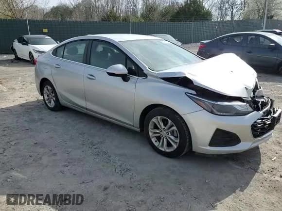 ✅ 2019 Chevrolet Cruze LT • VIN: 1G1BE5SM8K7120350 • Lot: 43147913. Listed on Copart with 108,713 mi. Free auction sales archive from the USA and detailed vehicle history report at DreamBid. Image 11.